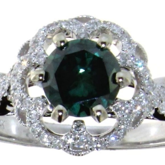 Green Diamond Ring set in 14K White gold; size 6 - Picture 1 of 6